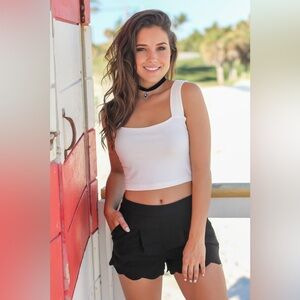 Mine Black Scalloped Shorts With Pleats Size Small Best Fit A Medium